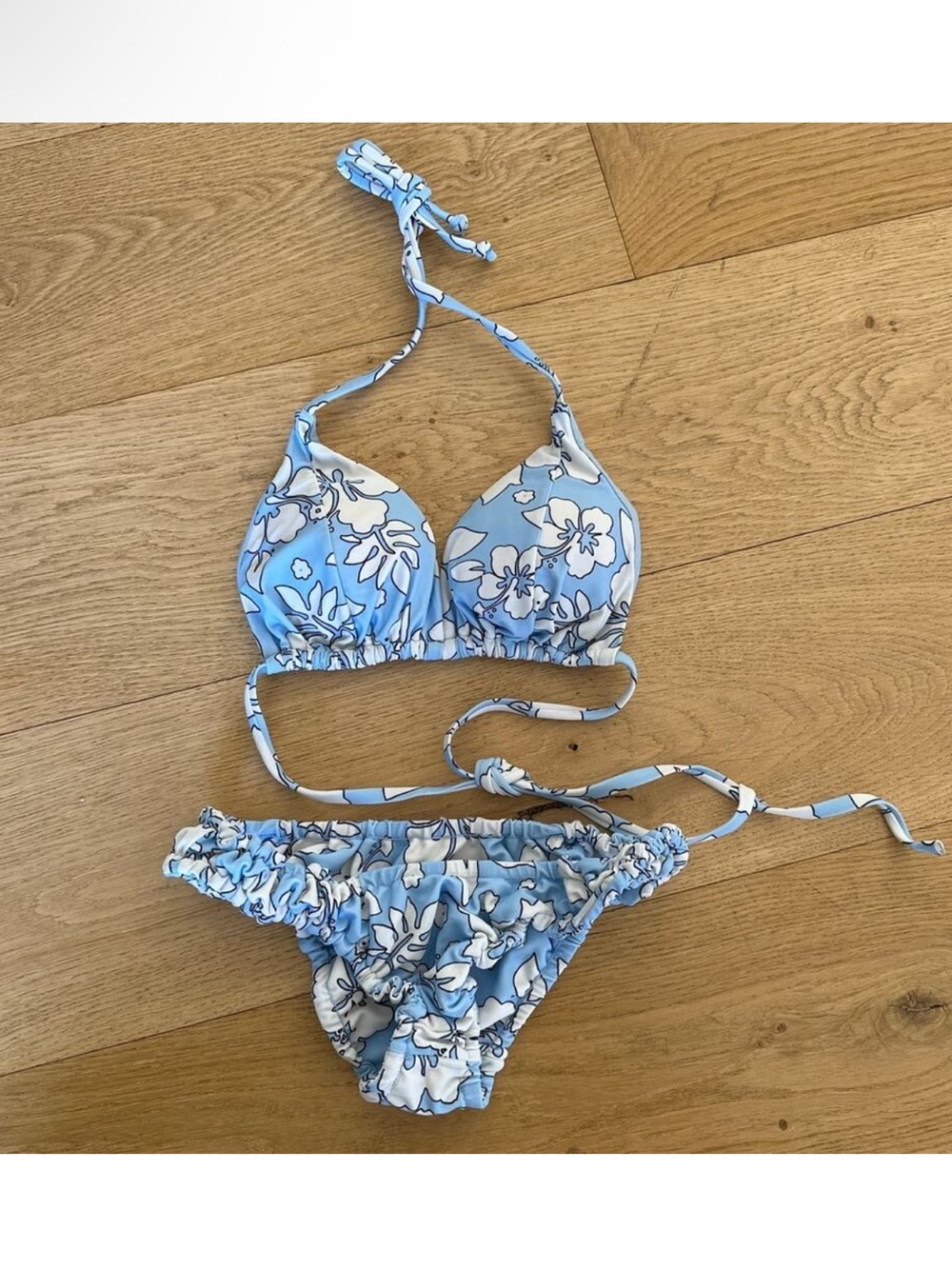 Princess Polly - Wonda Hawaiian Floral bikini Top & Bottoms in Blue & White